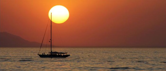Sunset - Mahina Moonlight Sail. Copyright Maitai Catamaran.
